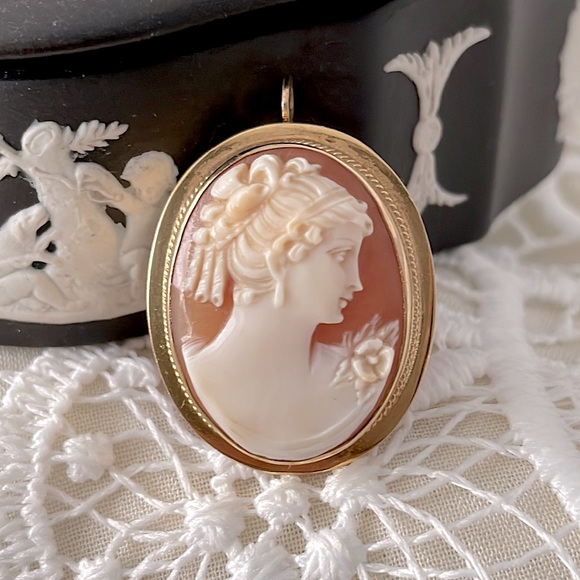 Jewelry - Antique 14K Victorian Cameo Brooch Necklace Pendant (c1800s?)